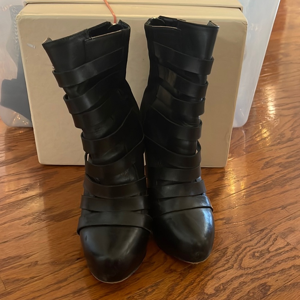 Sam Edelman suede/leather bootie Size 6